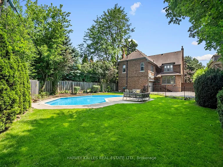 14 Dewbourne Ave — Photo 31