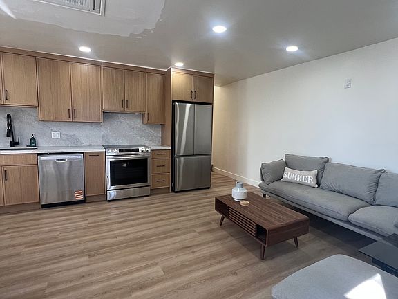 4th image of 1410 Federal Ave #1412
