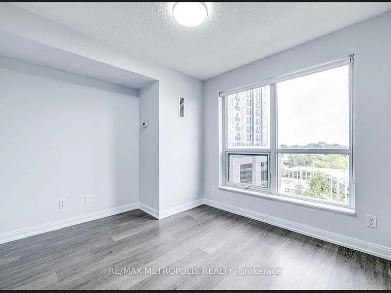 255 Village Green Sq #507 — Photo 11