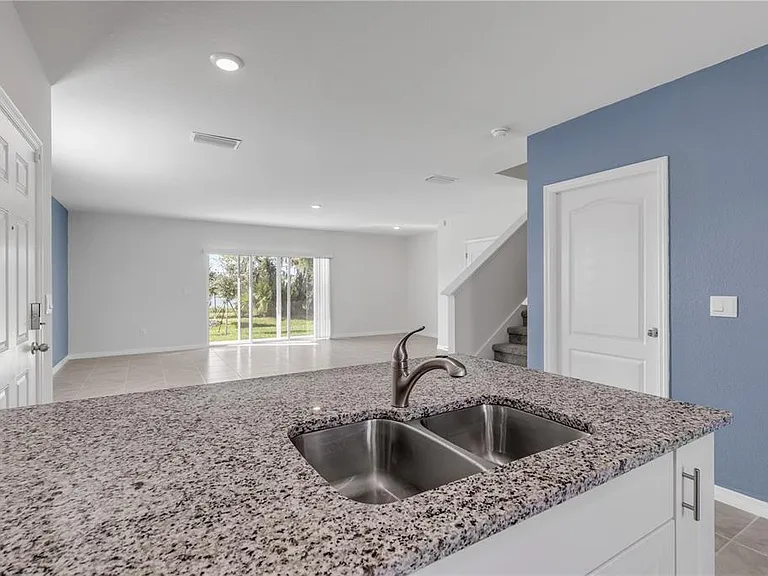 2725 Silver Canoe Dr — Photo 16