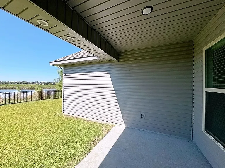 722 Bellegrove Square Ave — Photo 32