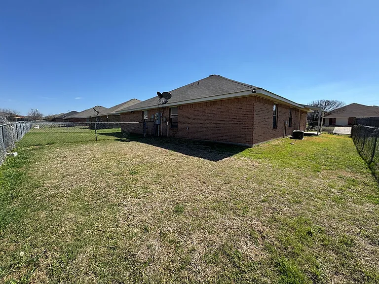 2801 Alma Dr — Photo 24
