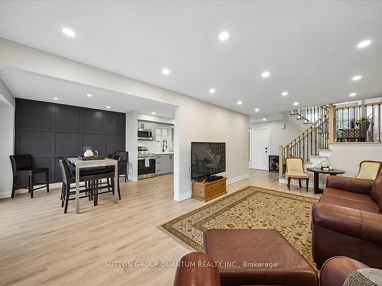 1120 Montgomery Dr — Photo 9