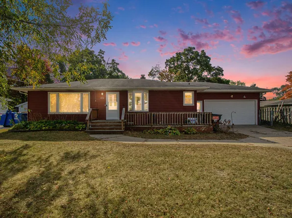 1052 51st St SE, Kentwood, MI 49508