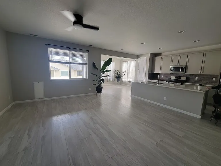 2322 Sunrise Ln — Photo 4