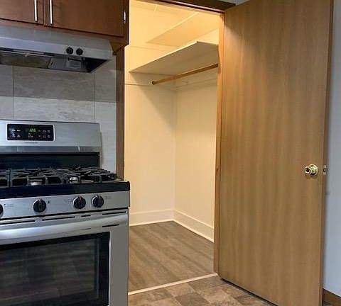 Kitchen closet