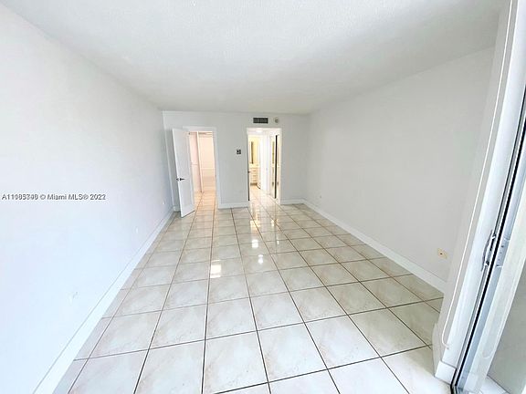 5th image of 5555 Collins Ave APT 12S