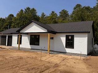 21 Sunnybrook Farm Rd, Bridgton, ME 04009