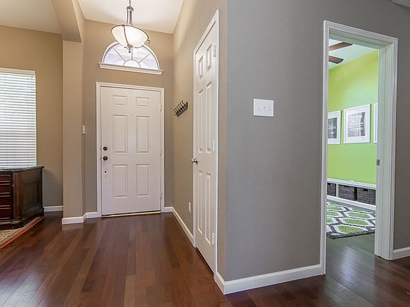 4th image of 6105 White Pine Dr
