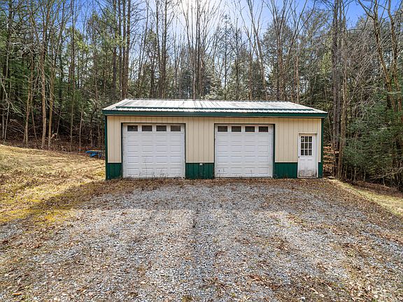 2nd image of 6865 Douglas Rd