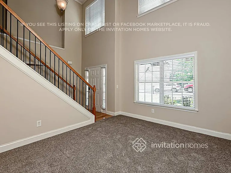 909 Lakeside Ct — Photo 5
