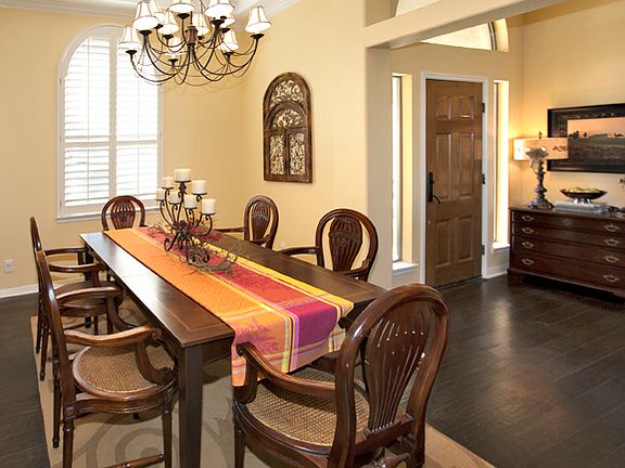 3rd image of 104 Agarita Cir