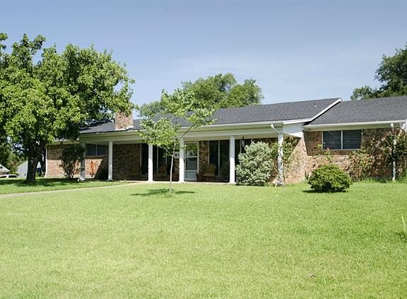 3rd image of 835 Highridge Dr