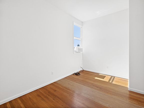 2nd image of 1866 Union St