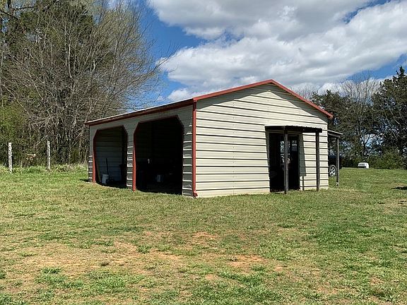 4th image of 3652 Country Club Dr
