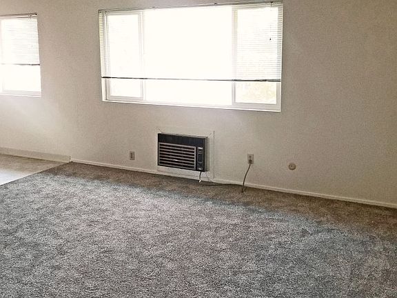 2nd image of 160 Oak Manor Ct #A-d