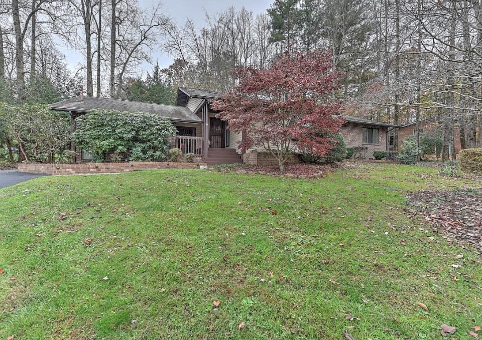 1st image of 2 S Foxxborough Ln