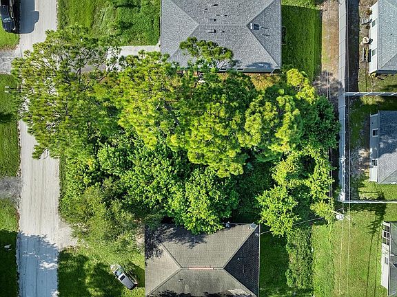 3rd image of 1145 10th Court SW