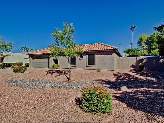 3rd image of 1916 E Palomino Dr