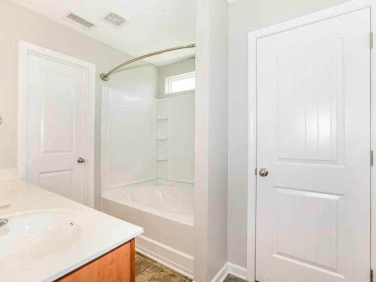 3315 Velvet Ct — Photo 10