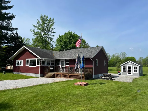 430 North End East Road #Includes 0 Holiday Point Road 03-03-22, North Hero, VT 05474