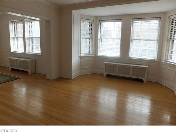 3rd image of 13605 Shaker Blvd APT 3B