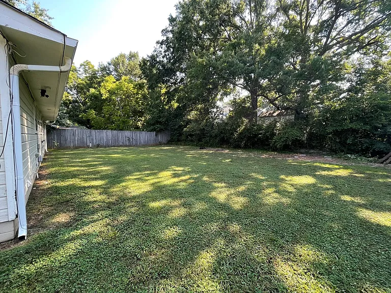 318 Garden Ave SE — Photo 18