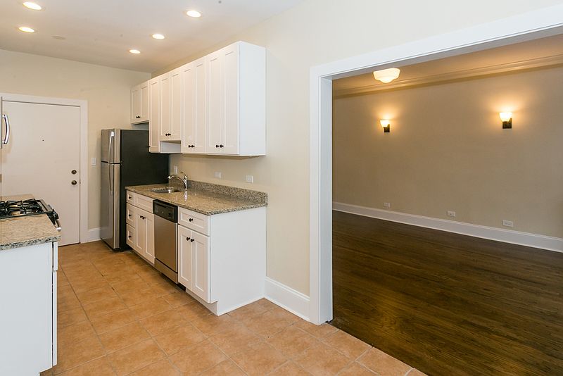 2nd image of 1360 E 52nd St #62-3S