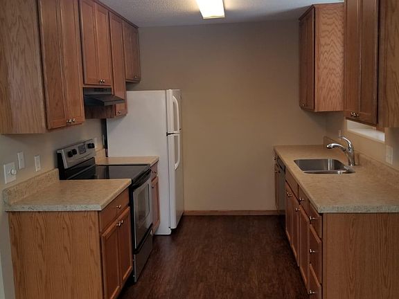 5th image of 742 Great Plains Ct