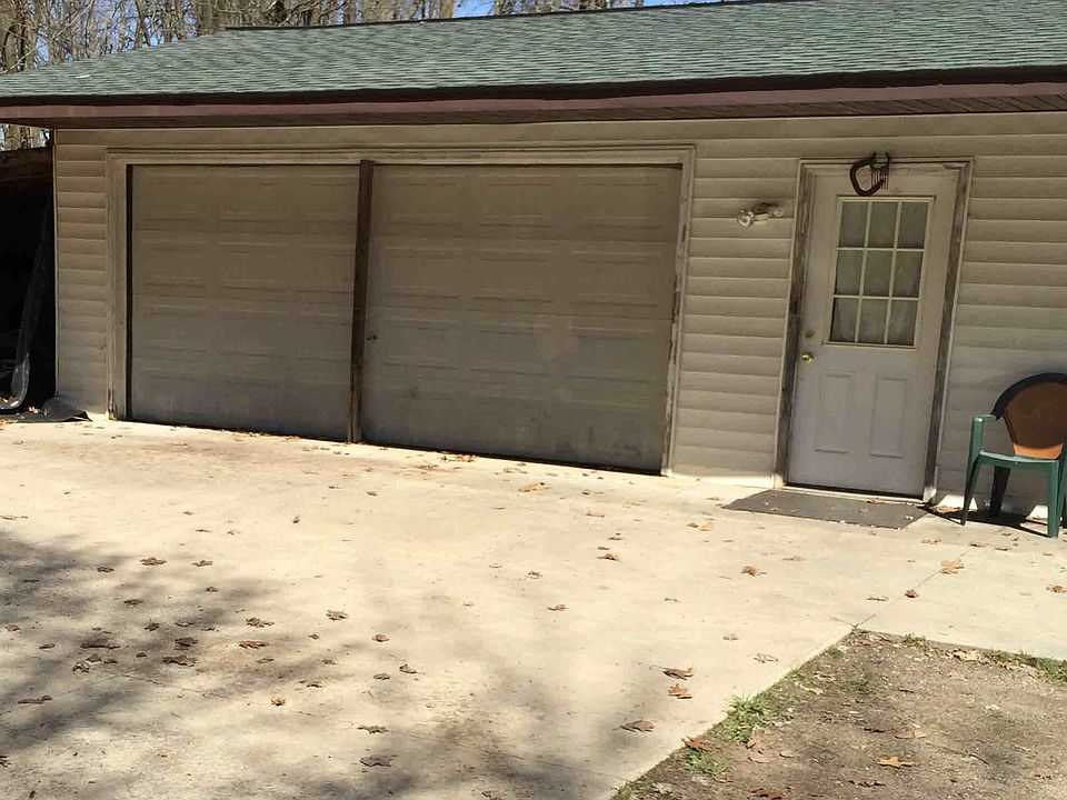 2nd image of 2404 Miller Rd