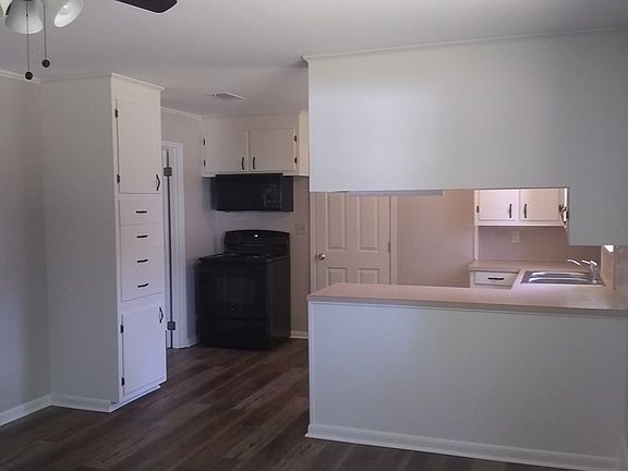 3rd image of 106 E Highland Dr