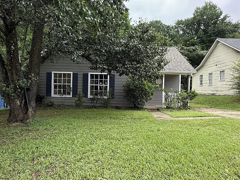 761 Crowne Rd — Photo 1