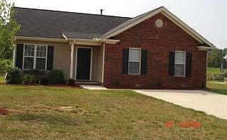 2nd image of 2607 Parkwest Dr