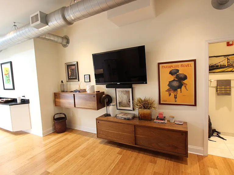 139 7th St #2000 — Photo 43