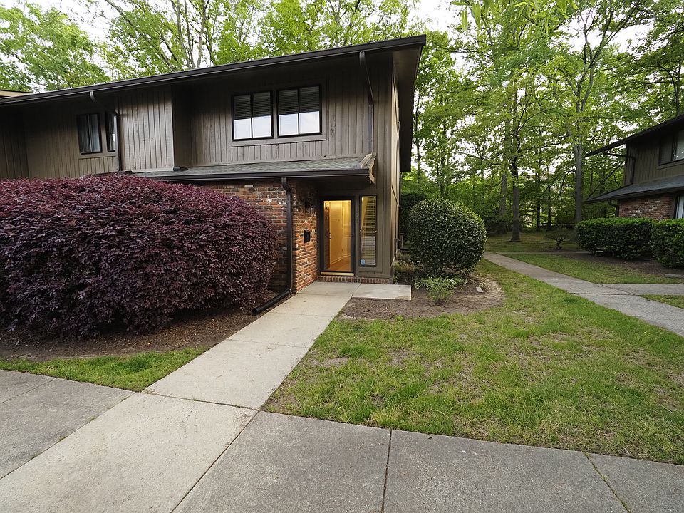 1st image of 208 Oak Tree Dr #208