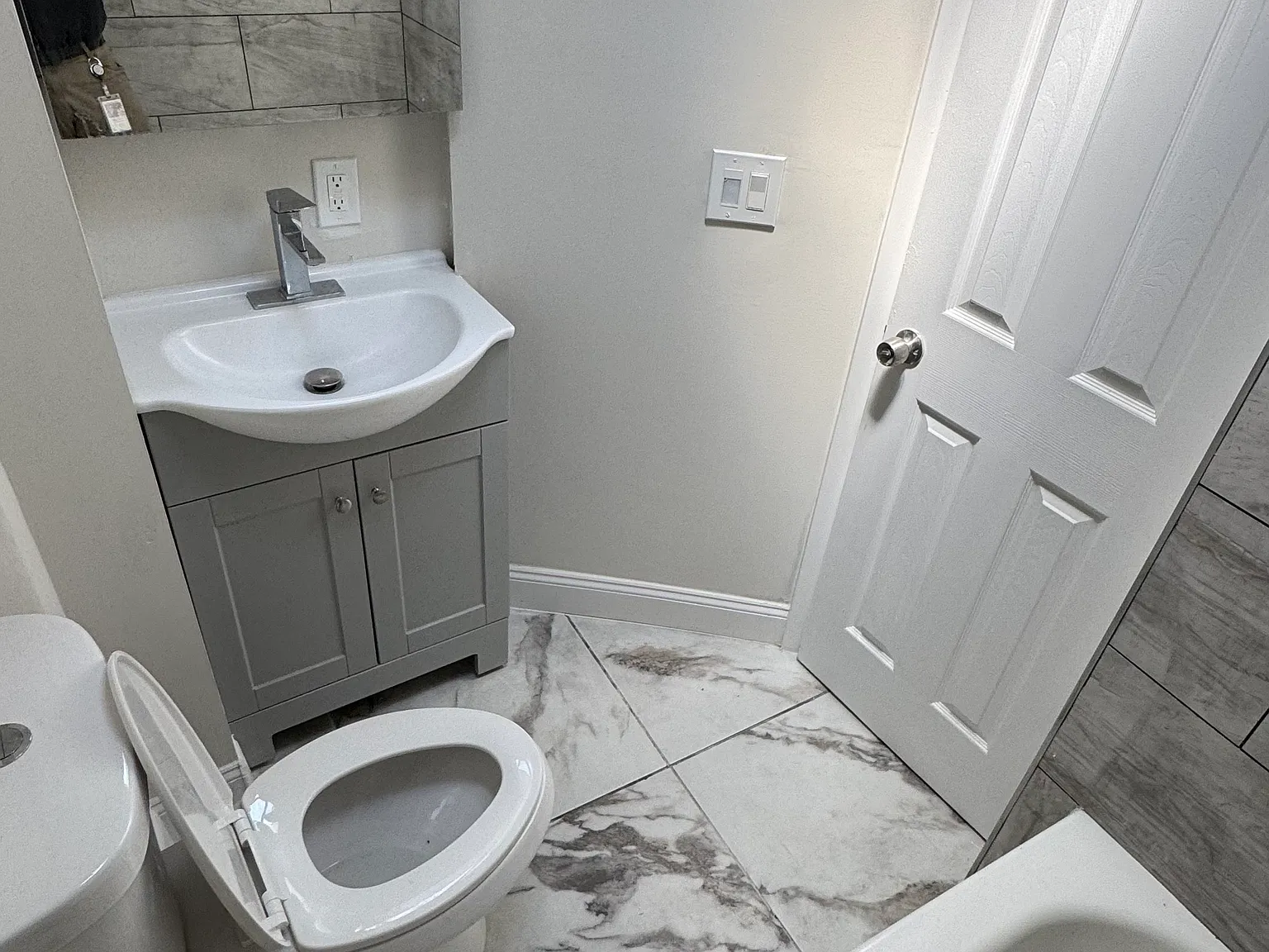 2 bed, 2.5 bath, 985 sqft, $2,100 — Photo 4