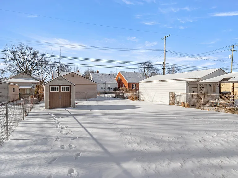 4645 Rosalie St — Photo 33