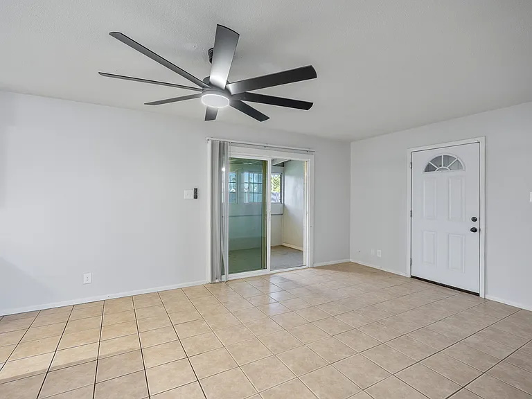 3702 W Tuckey Ln — Photo 7