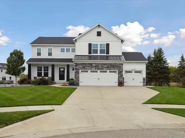 3860 Macey Dr NW, Grand Rapids, MI 49534