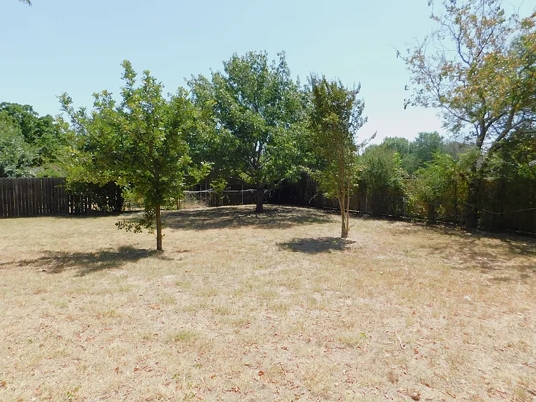 404 Woodson Cir — Photo 27