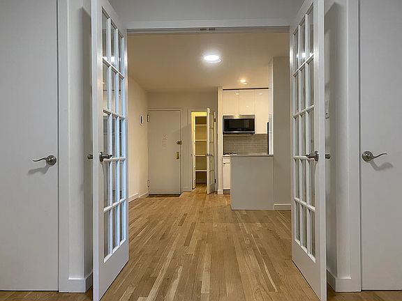 2nd image of 27 Jones St #3C