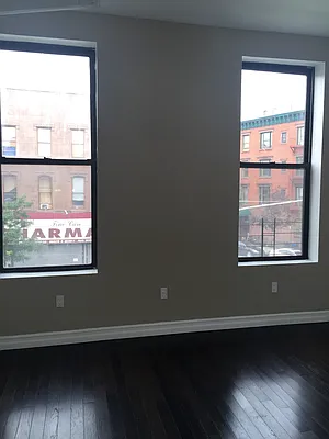 Rented by RES New York | media 4