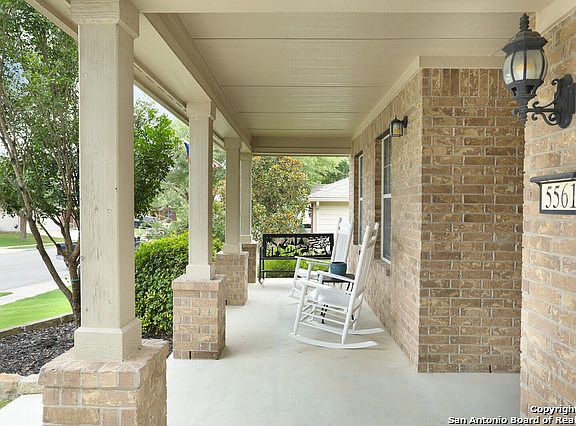 5th image of 5561 Columbia Dr