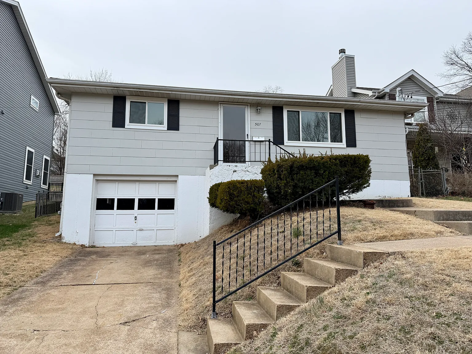 307 George Ave photo 1