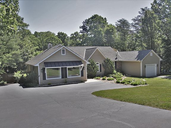 2nd image of 1 Goldfinch Dr