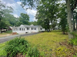 105 Madison Trl, Hopatcong, NJ 07843