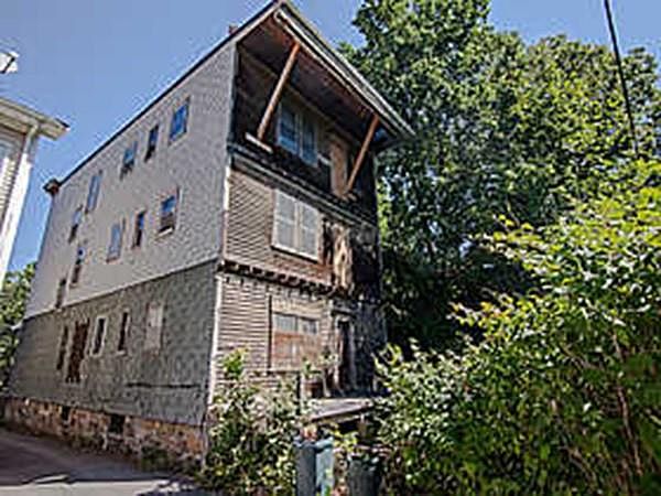 Building Photo 3
