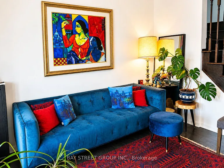 884 McEwan Dr — Photo 4