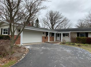 2525 Townhill Rd, Troy, MI 48084