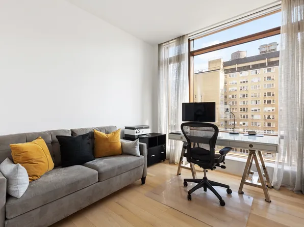 215 East 19th Street image 7 of 10